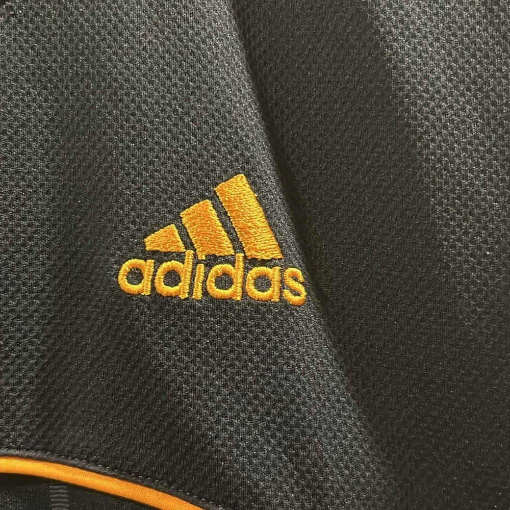 Adidas 2010 men Climalite Sleeveless tank top embroidered golden logo detail 2XL